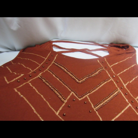 Beaded tank top with intricate back - Picture 3 of 3